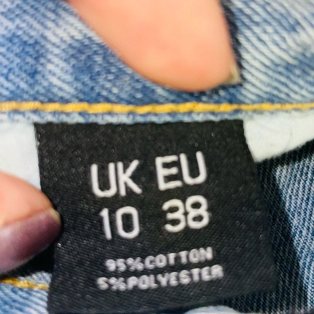 Pretty Little Thing Jeans - Picture 4 of 4